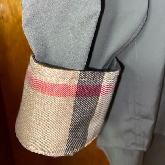 Burberry Men’s Casual Button Down in Peat with Check Cuff Size:L - Picture 4 of 8